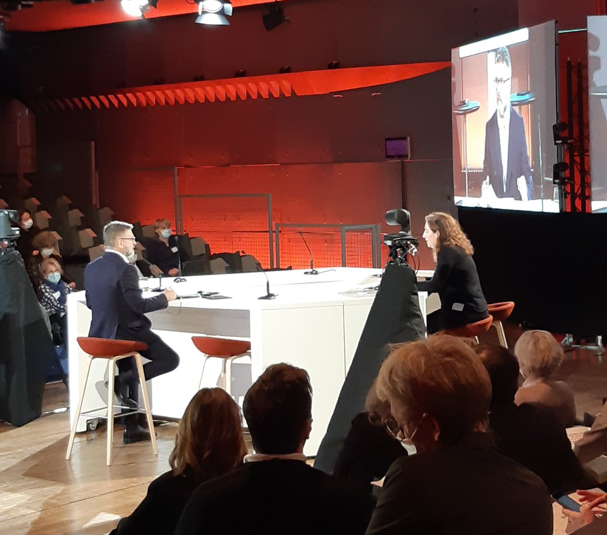 HAS_sante's tweet photo. #ColloqueHAS | Session 1 avec Marie Gaille, directrice de @INSHS_CNRS : "Enjeux de prise en compte des SHS dans l’expertise"
Suivez les débats en direct👉https://t.co/BRC8BYG549
For English-speaking 👉 https://t.co/iVciNAfTGz https://t.co/X7mNJzUA3e https://t.co/y7wpYg8oKP