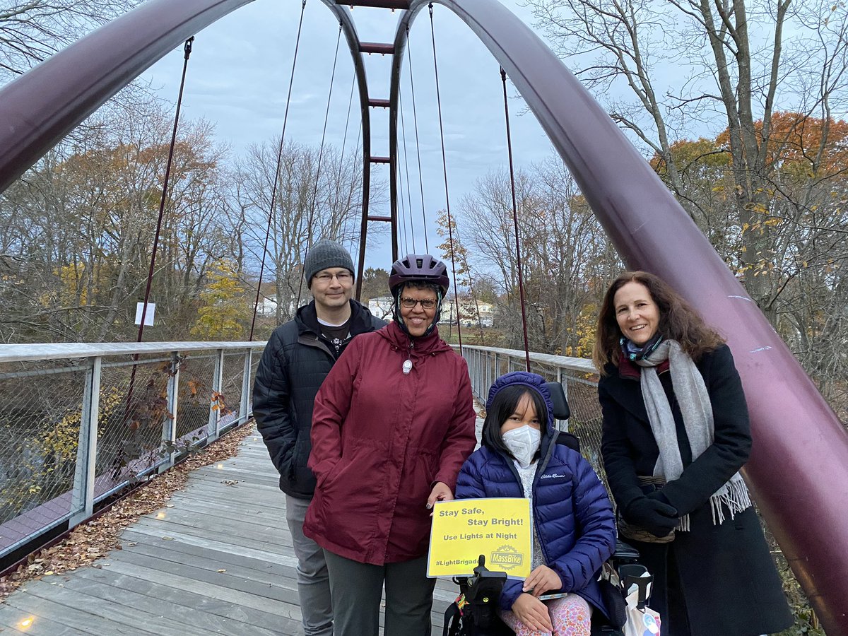 NepGreenway's tweet photo. We were happy to see most people on the Neponset Trail at dusk had lights, and thanks to the @MassBike #LightsBrigade program we shared lights with the rest. Be visible, use lights when youβre out late on the trail or on the roads! https://t.co/W2Su6Phgpg