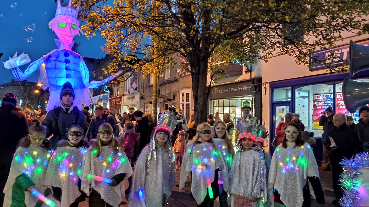 Free lantern making workshops are taking place in #Buxton this week ahead of the parade at the weekend. Here's where the session will be held: 
buxtonadvertiser.co.uk/news/people/fr…