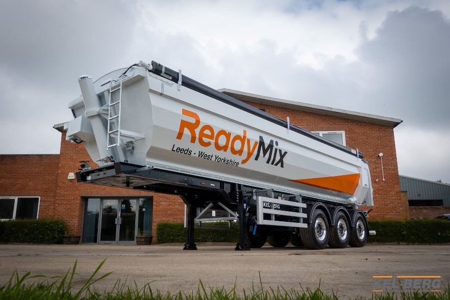 Clean, simple and ready to hit the road! 

@Ready Mix West Yorkshire has taken delivery of another <a href="/kel/">Kelly Karnetsky</a>-berg T100 aggregate tipping trailer featuring our Edbro CS17 front mounted RAM. 

#trucks #tipper #edbro