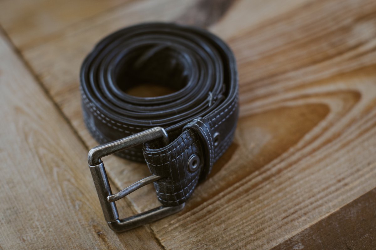 Why we repurpose bike innertubes? Just look at this, looks like leather but its 4 Layers of Bike Innertubes. The Ballard Belt. neeshstores.com #vegan #repurposing #COP26 #reusematerials #veganbelt #reused #reclaimed #gift
