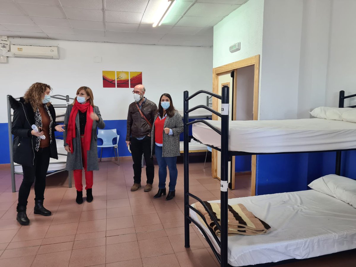 AytoJaen's tweet photo. ✅La concejala de @Pmasjaen, ha visitado el Centro Municipal de Acogida que ya está activo con 140 plazas con el Dispositivo de Atención al #Temporero para la #laAceituna
La ocupación es menor de un 50% pero si fuese necesario si habilitará 30 plazas más en la caseta Jaén Arena https://t.co/AQ1NXAiWCj