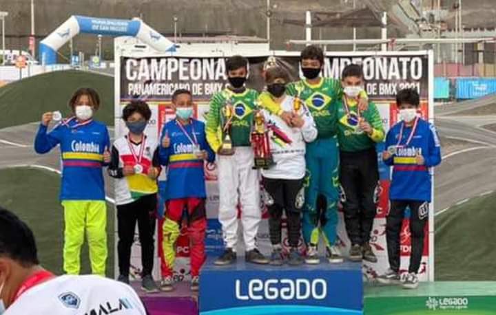 BikeBlz's tweet photo. Terminou ontem o Panamericano de #BMX em Lima e a delegação brasileira fez vários pódios! #PanamericanoBMXLima 

🥇Jaldo Brandão Caribe Filho #Sub24
🥇🥈Luciano Andrietti #Sub39 #Sub35
🥈Kleber Aparecido dos Santos #Sub39
🥈Lucas Barroso Darriba #Sub12 https://t.co/bBPo7b1VHu