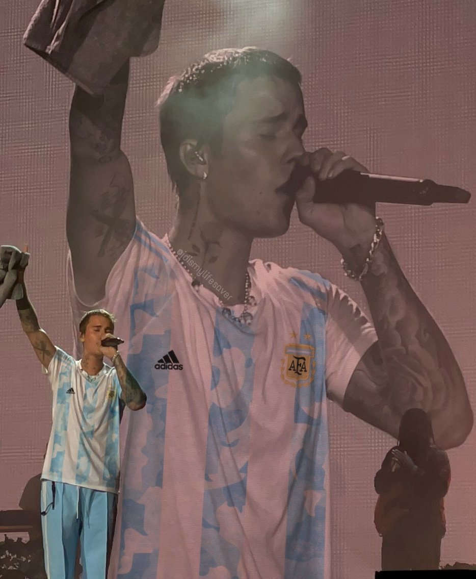 mmilicat's tweet photo. VAMOS A TENER A JUSTIN BIEBER EN ARGENTINA DESPUÉS DE 8 AÑOS, SON CONSCIENTES??? https://t.co/TNNmc9e04a