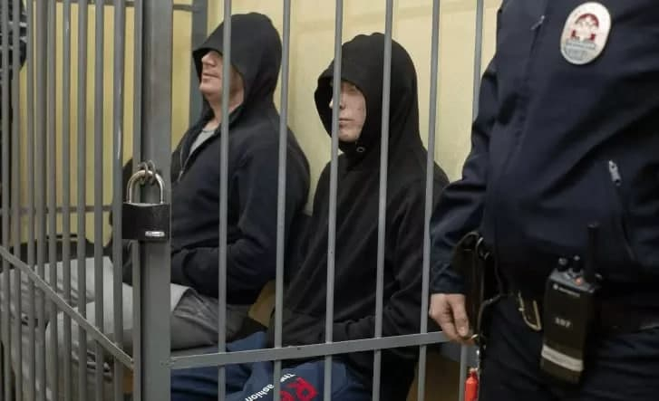 lentaruofficial's tweet photo. Троих полицейских оправдали по делу о групповом изнасиловании россиянки. Екатеринбургский суд не нашёл в действиях мужчин состава преступления https://t.co/W2yyNd4s08