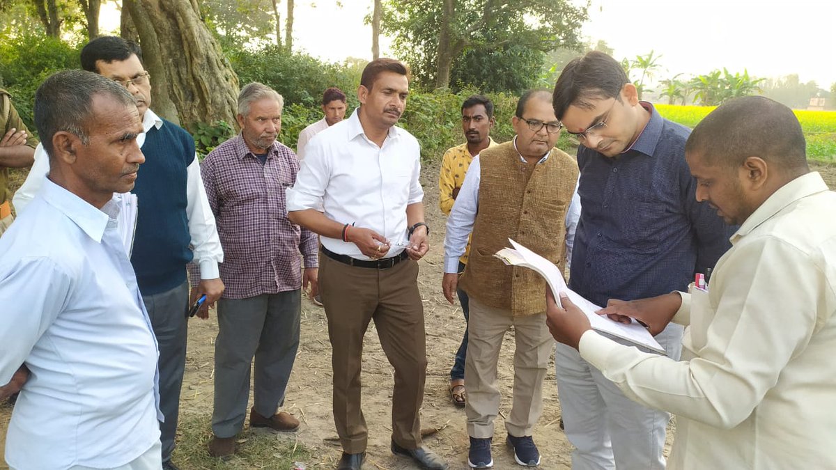 DmMaharajganj's tweet photo. महात्मा बुद्ध के नानिहाल के रूप में प्रसिद्ध देवदह स्थान का निरीक्षण किया गया।
पर्यटन की असीम संभावनाओं को विकसित करने हेतु विभिन्न परियोजनाओं की रूपरेखा तय की गयी। अपनी विरासत को सहेजने के लिए सबको मिलकर काम करना होगा।
@CMOfficeUP @myogioffice @UPGovt @InfoDeptUP @ChiefSecyUP https://t.co/ANAh6I3Lgx