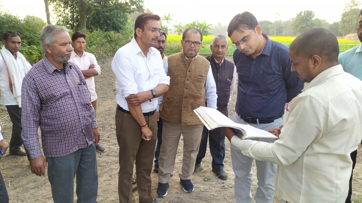 DmMaharajganj's tweet photo. महात्मा बुद्ध के नानिहाल के रूप में प्रसिद्ध देवदह स्थान का निरीक्षण किया गया।
पर्यटन की असीम संभावनाओं को विकसित करने हेतु विभिन्न परियोजनाओं की रूपरेखा तय की गयी। अपनी विरासत को सहेजने के लिए सबको मिलकर काम करना होगा।
@CMOfficeUP @myogioffice @UPGovt @InfoDeptUP @ChiefSecyUP https://t.co/ANAh6I3Lgx