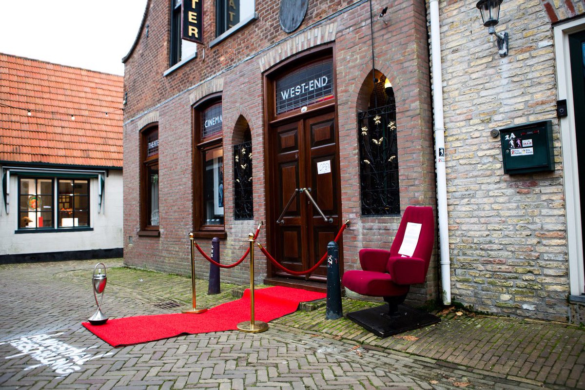 Ben je a.s. weekend op het eiland en heb je zin in een film, pak dan een filmpje bij Het Westend Theater! Reserveer op tijd, want er is beperkt plek! Loop ook even binnen bij <a href="/terschellingvvv/">VVV Terschelling</a> voor onze merchandise! We hebben tassen, sokken + retulp thermosbeker in de aanbieding!
