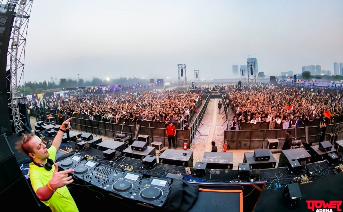 What's your favourite track by <a href="/BlindersMusic/">BLINDERS</a> ?