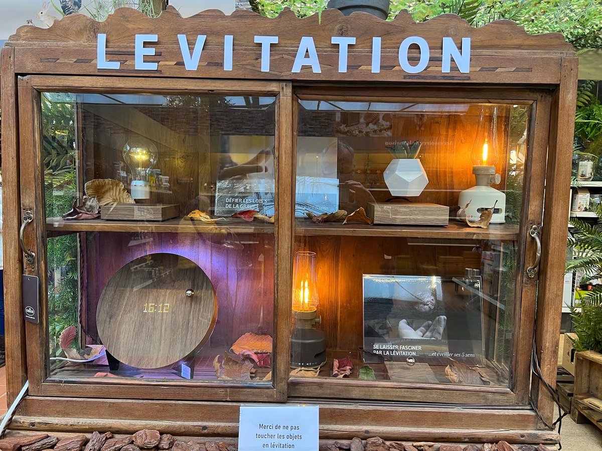 Merci à notre partenaire <a href="/GardenCentreSc1/">Schilliger Garden Centre</a> pour la mise en valeur de notre gamme d’objets déco tendances de la marque #FLYTE #levitation