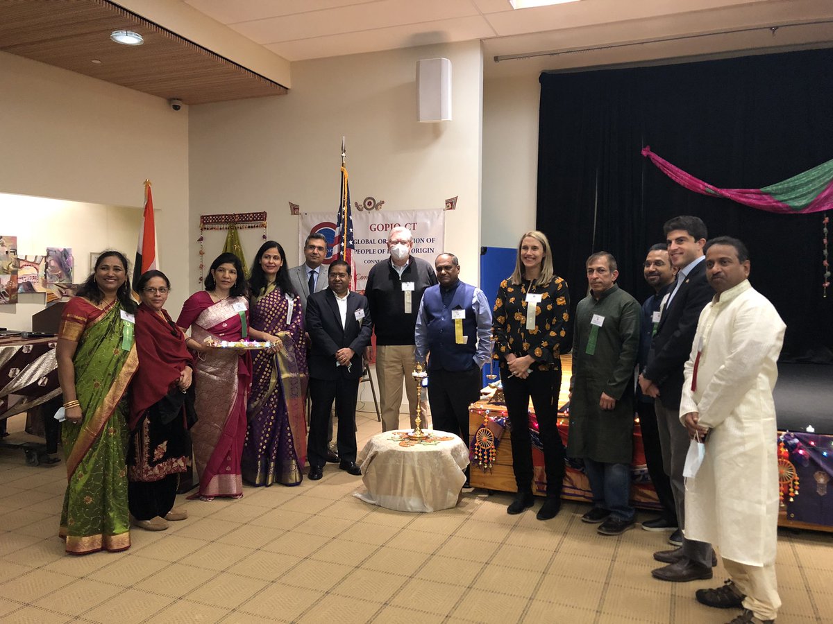 Caroline Simmons tweet media