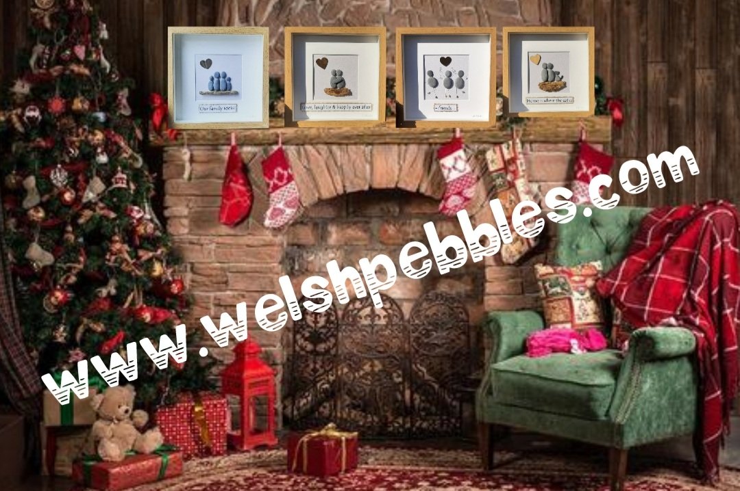 welshpebbles's tweet photo. It's beginning to look a lot like Christmas! 🎅🎄🎁 Don't forget to visit my website &amp; see lots of my new frames on ebay. Search welshpebbles to have a look. Personalised orders only £18.95 delivered ❤ @eBay @Craft_Wales @CraftintheBay https://t.co/2TAESEsVHf