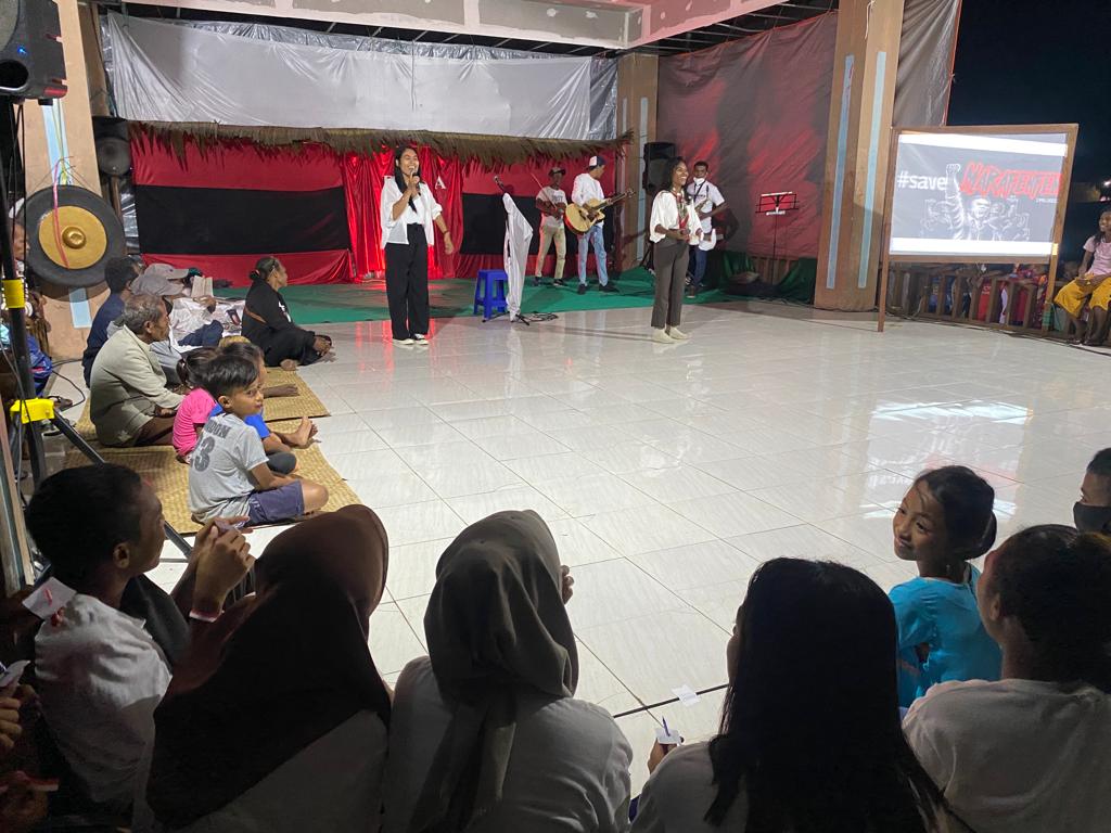 SaveAruIslands's tweet photo. Doa 1000 lilin, Tambaroro dan seni untuk #SaveAru #SaveMarafenfen https://t.co/Zxr6YaLXGA