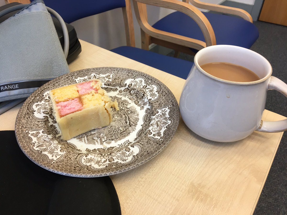 Ellis_Good's tweet photo. Cake delivery (with tea) from Gp colleague #makingmondaysfun https://t.co/DsOmHdD3HG