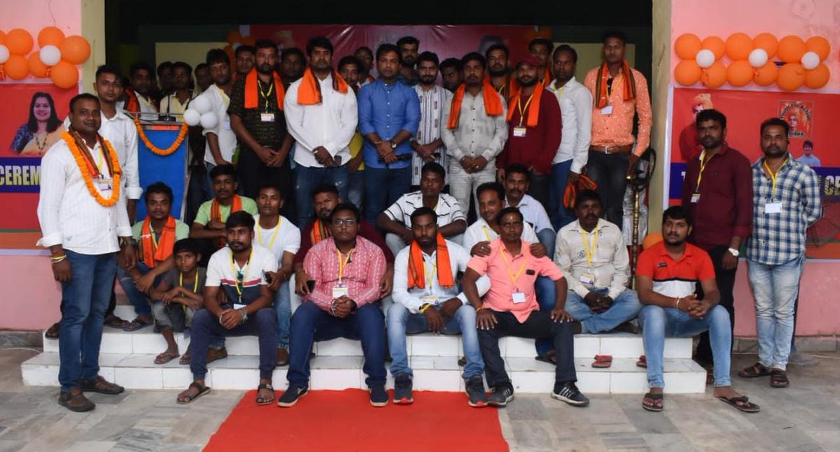 sujeetsingh4bjp's tweet photo. #YFA
#YfaTeamDeclaration
ଆଜି ସୁବର୍ଣ୍ଣପୁର ଜିଲ୍ଲା ଠାରେ ଅନୁଷ୍ଠିତ @Yfaodisha ର ସାଙ୍ଗଠନିକ ବୈଠକ ରେ ଯୋଗଦେଲି । କାର୍ଯ୍ୟକ୍ରମ ରେ ଜିଲ୍ଲା ର ୨୪ ଜଣିଆ କମିଟି ଏବଂ ସମସ୍ତ ବ୍ଲକ୍ ଓ ULB ର ସଭାପତି ଙ୍କ ନାମ ଘୋଷଣା କରାଯିବା ସହ ଜିଲ୍ଲା ରେ କିପରି ସଂଗଠନ ସୁଦୃଢ ହେବ ସେ ଉପରେ ଆଲୋଚନା କରାଗଲା । @AprajitaSarangi https://t.co/YakNS2BliW