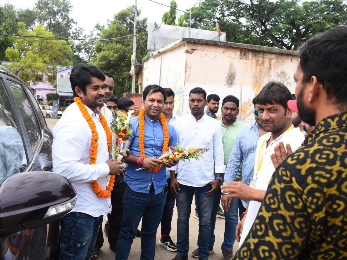 sujeetsingh4bjp's tweet photo. #YFA
#YfaTeamDeclaration
ଆଜି ସୁବର୍ଣ୍ଣପୁର ଜିଲ୍ଲା ଠାରେ ଅନୁଷ୍ଠିତ @Yfaodisha ର ସାଙ୍ଗଠନିକ ବୈଠକ ରେ ଯୋଗଦେଲି । କାର୍ଯ୍ୟକ୍ରମ ରେ ଜିଲ୍ଲା ର ୨୪ ଜଣିଆ କମିଟି ଏବଂ ସମସ୍ତ ବ୍ଲକ୍ ଓ ULB ର ସଭାପତି ଙ୍କ ନାମ ଘୋଷଣା କରାଯିବା ସହ ଜିଲ୍ଲା ରେ କିପରି ସଂଗଠନ ସୁଦୃଢ ହେବ ସେ ଉପରେ ଆଲୋଚନା କରାଗଲା । @AprajitaSarangi https://t.co/YakNS2BliW