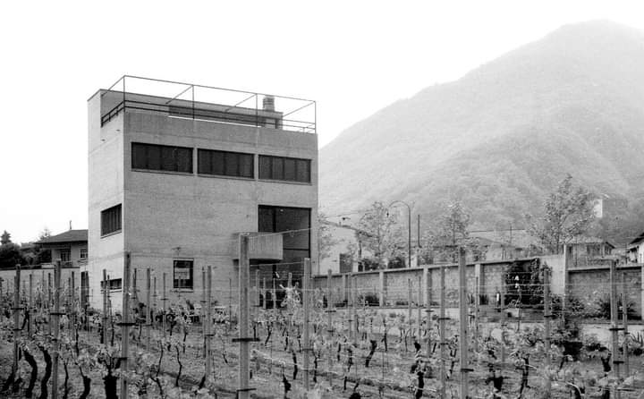 areasvellas's tweet photo. Luigi Snozzi...
Casa Guidotti, Monte Carasso (Suisse)...1984
#architecture #arquitectura #LuigiSnozzi #Snozzi
https://t.co/SRbrTu7KYc
https://t.co/JU7XDmgnQq https://t.co/M5QapN7b9W