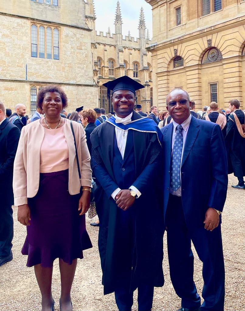 diplomatnorbert's tweet photo. Master of Public Policy degree in the bag! Thank you @BlavatnikSchool @ExeterCollegeOx @UniofOxford https://t.co/vk1tPeeAIx