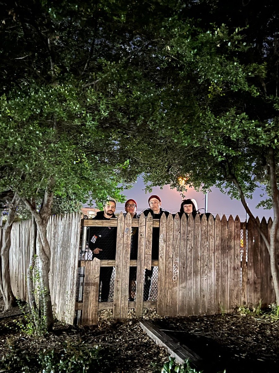 thelastgangband's tweet photo. Dallas!! That was pretty rad! We even had a chance to do some tourist stuff and the city rules! Anyone recognize this fence?
Next up is Tulsa, Oklahoma at @tulsashrine !!
#TheLastGang #TeenageBottleRocket #SickSesh #NoiseNoiseNoise #fatwreckchords #tulsa #oklahoma #tour https://t.co/eisrgpOYu0
