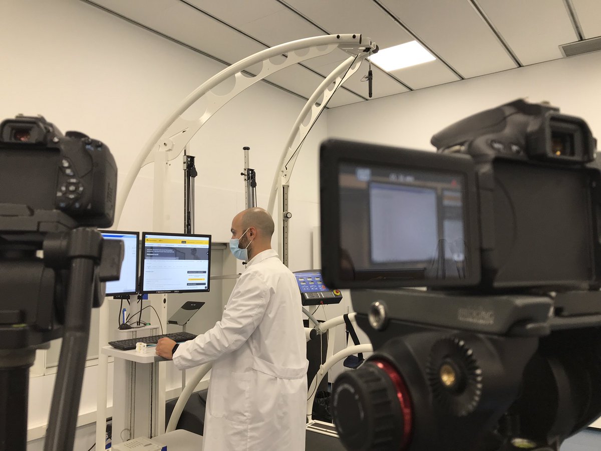 tecnocampusSQAI's tweet photo. Sempre aprenem coses noves! 🙌
Aquesta vegada us compartim una fotografia de l’enregistrament en vídeo d’una prova d’esforç i #ergoespirometria per les assignatures del Grau en Fisioteràpia i el Grau en Ciències de l’Activitat Física i de l’Esport del #TecnoCampus!
#LARS #SQAI https://t.co/vwph2d1g3T