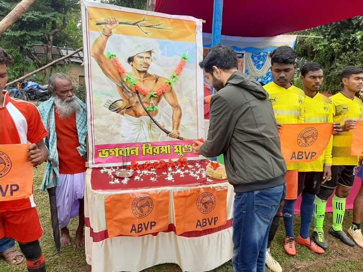 purulia_abvp's tweet photo. আজ পুরুলিয়া জেলার বাঘমুন্ডি নগরে জনজাতি গৌরব দিবস উপলক্ষে আট দলীয় ফুটবল টুর্নামেন্টের আয়োজন করা হয়।এছাড়াও সারাদিনব্যাপি সাংস্কৃতিক অনুষ্ঠান এরও আয়োজন হয়।রাষ্ট্রিয় সম্পাদক সপ্তর্ষি সরকার,প্রদেশ সহ সম্পাদক নিমাই মাহাতো এছাড়াও জেলা নেতৃত্ব উপস্থিত ছিল। https://t.co/OBt2EcWjBN
