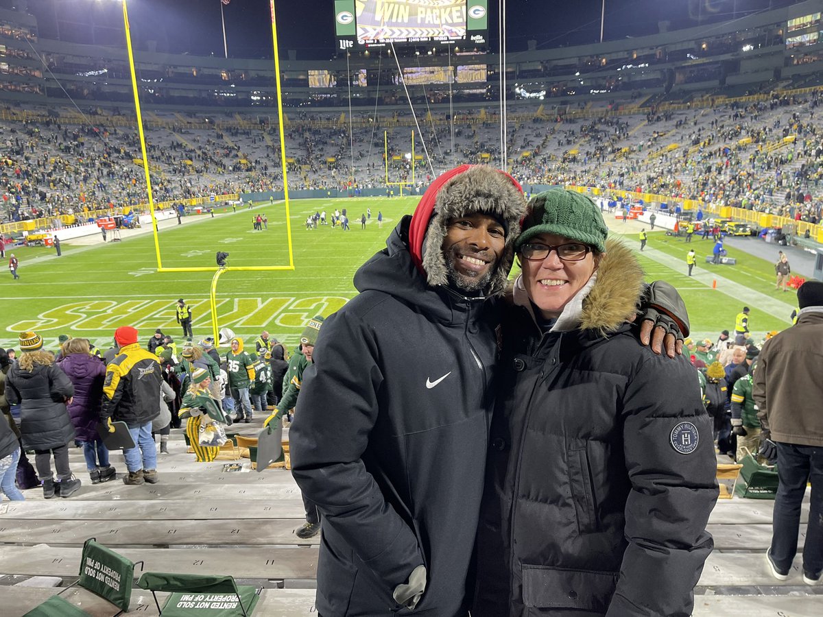 Link4Real's tweet photo. @tdige22 We had the same idea yesterday big guy..  #LambeauField https://t.co/ruyCNo9pfv