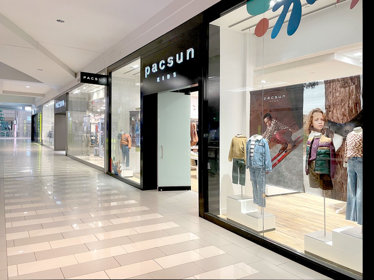 CrawfordMerz's tweet photo. We’ve been working on some exciting projects for
@mallofamerica! The first @Pacsun Kids store is now open on the second floor and 1st RND will be opening soon in the former Hardrock Cafe space.
#MOA #preferredcontractor https://t.co/ZrhHruVzvz