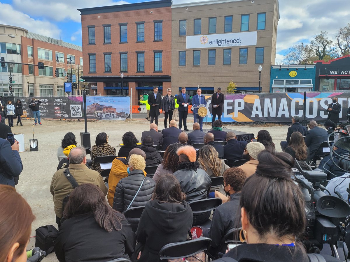 AnacostiaBID's tweet photo. It's a beautiful day in the neighborhood! #MLKGateway Opening and Ground Breaking in Historic Anacostia. 

Monday, November 15, 2021. 
Photo credit: @AnacostiaBID. https://t.co/wpKyXpiAcN