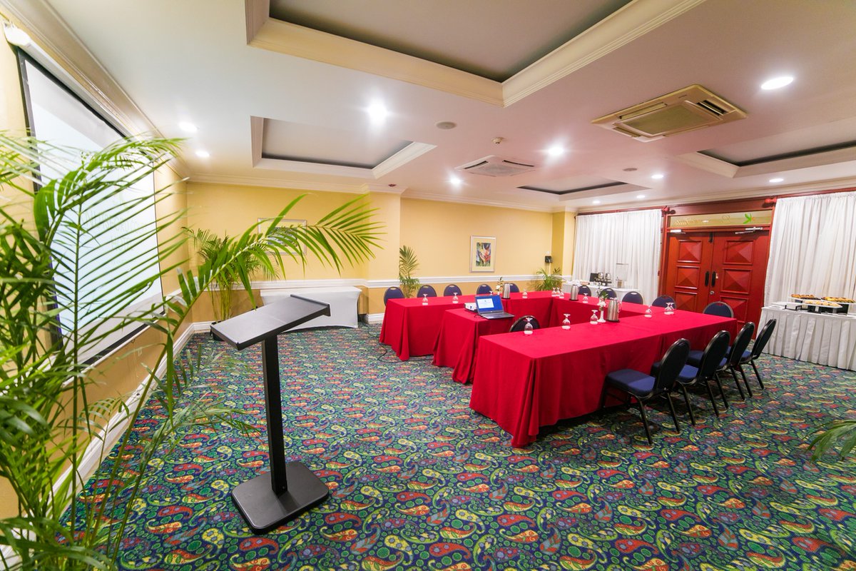 theknutsford's tweet photo. Productivity is the key to success. Power through your corporate meeting in a relaxed setting. https://t.co/O4wNKawX8p
