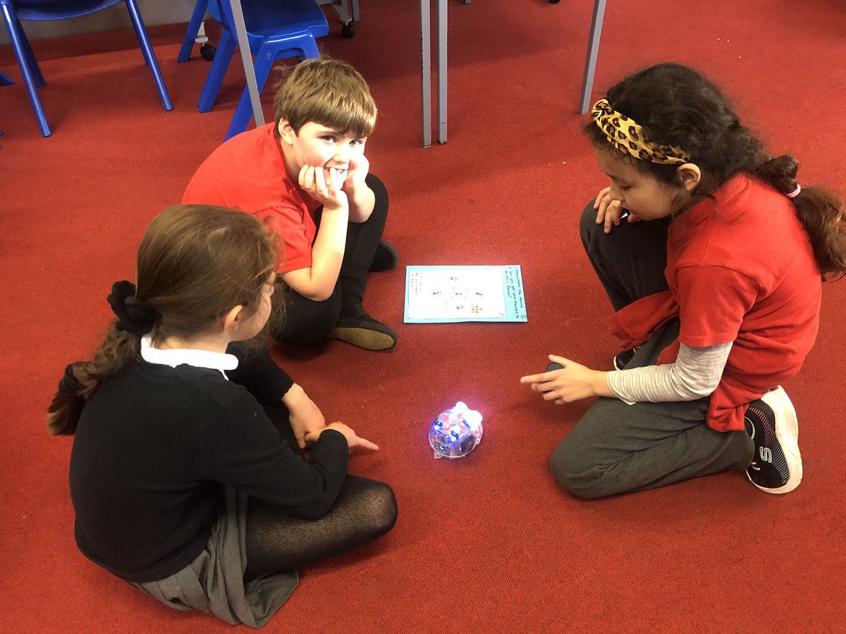 OrmistonPrimary's tweet photo. P4 are LOVING teaching P1B all about programming and directions using the bluebots. We planned lots of fun activities for them! https://t.co/iw2ytujdOR