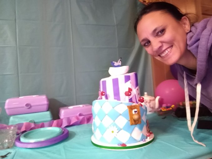 My cake made me so happy!! :) https://t.co/tbFqeJemkd