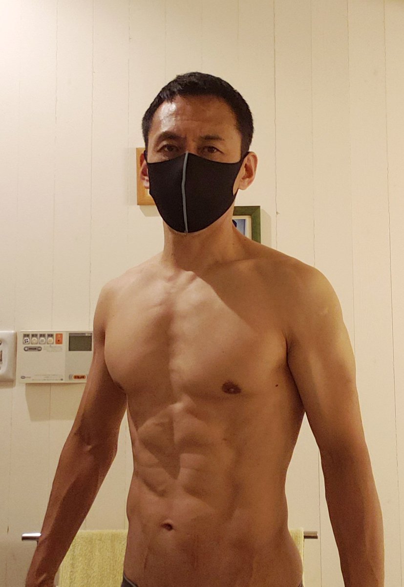 workout_holic17's tweet photo. まだ足りない。もっとデカく。
#筋トレ #トレーニング #ジム #筋トレ好きと繋がりたい #workout #workoutholic #weighttraining #gym #bulkup #pectralmuscle #abs #sixpack https://t.co/IHs1fwvrxt