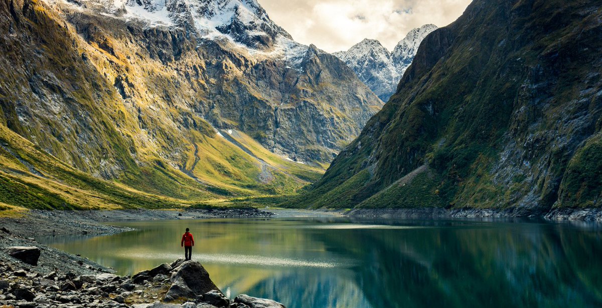 KaylarWill's tweet photo. We can’t talk about views without bringing up New Zealand. My Taurus soul would implode https://t.co/8aF5lJDvpi