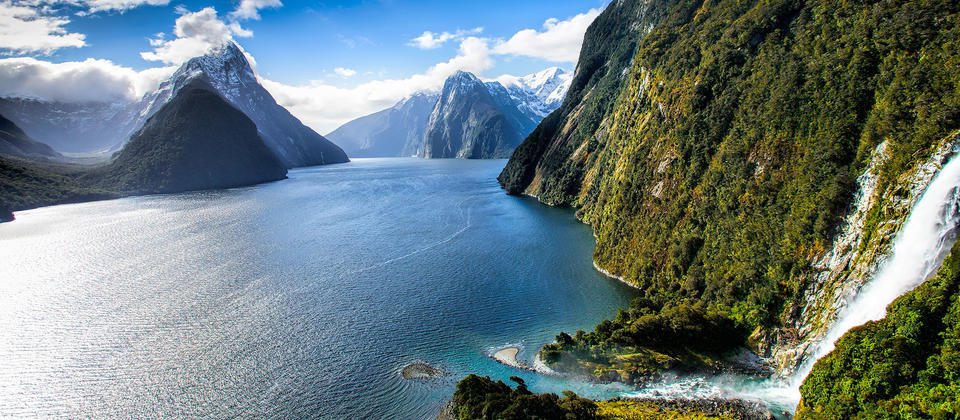KaylarWill's tweet photo. We can’t talk about views without bringing up New Zealand. My Taurus soul would implode https://t.co/8aF5lJDvpi