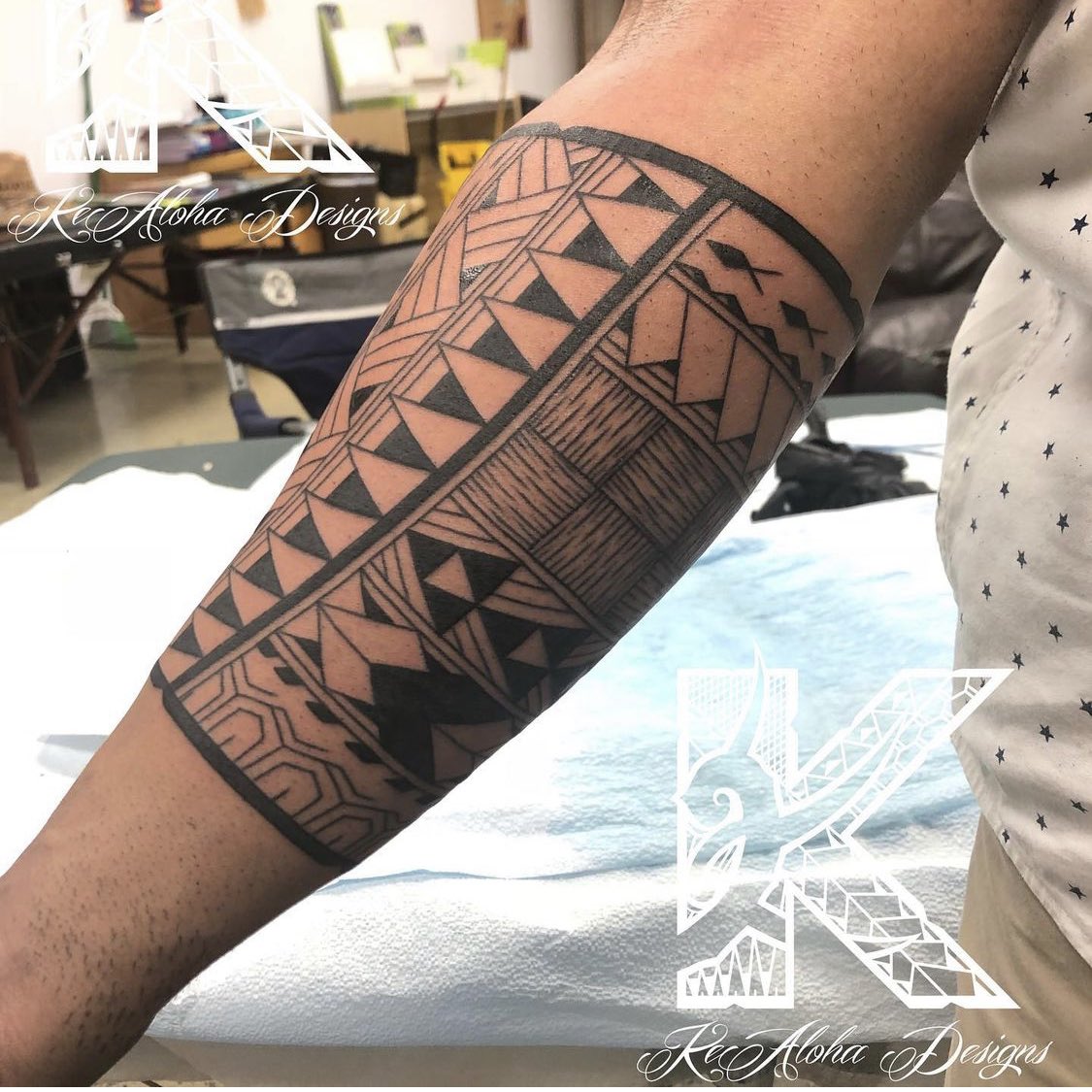 kealoha_designs's tweet photo. https://t.co/LI8X9zD28U
1st client from Dubai, forearm band
#KeAlohaDesigns #TeamKeAloha #BayArea #tatau #kakau #pea #polynesiantribal #tattoos #PolynesianSmallBusinessOwner #ChamorroSmallBusinessOwner #Hawaiian #Chamorro #Mexican https://t.co/HZERT6a45d