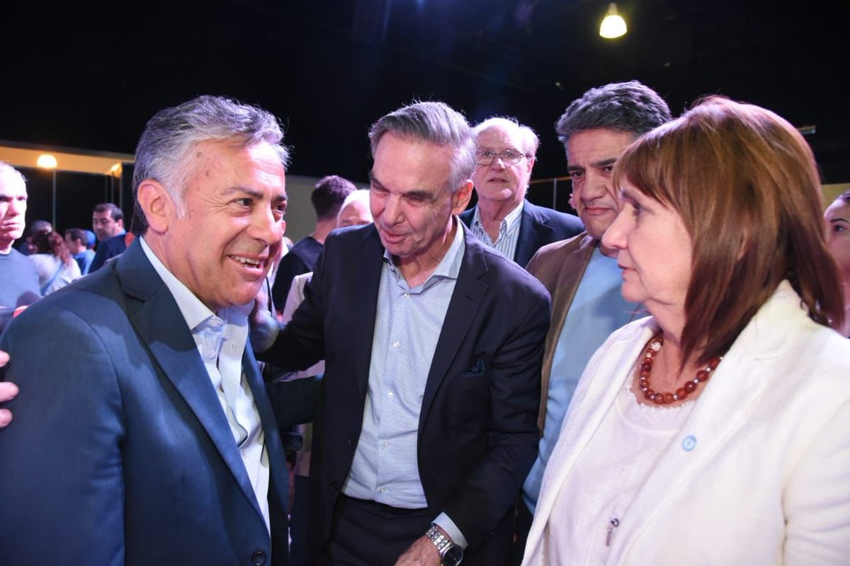 MiguelPichetto's tweet photo. El resultado electoral reflejó la unidad de JxC. Hemos construido una fuerza sobre la base de valores comunes, como el respeto por la libertad y la propiedad privada. Agradezco a los peronistas que nos acompañaron con su voto. 
@juntoscambioar #PeronismoRepublicano https://t.co/cFpzrKOHy8