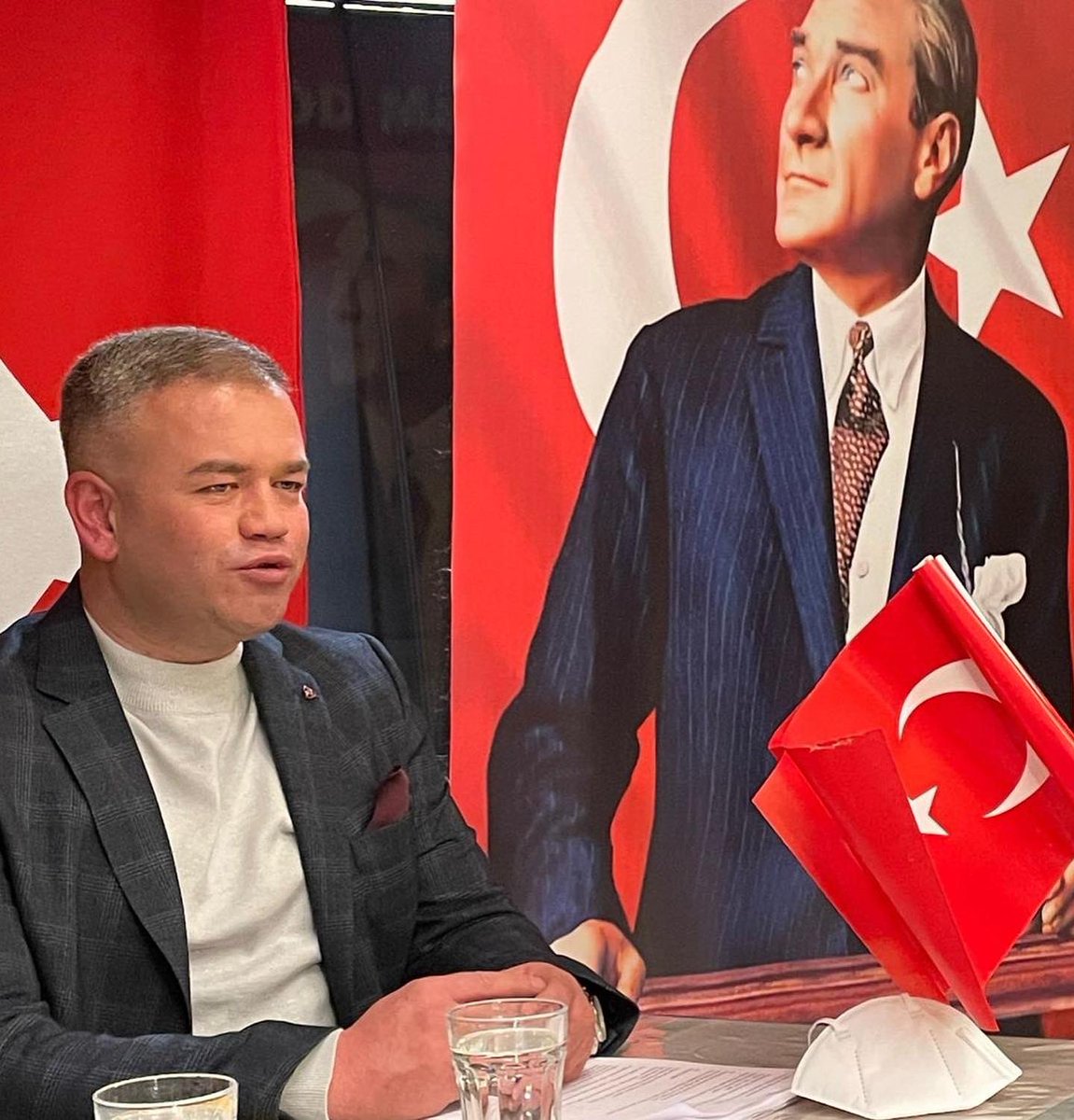 oktanerdikmen's tweet photo. Rheinland Pfalz Atatürkçü Düşünce Derneği Mainz etkinliğinde dostlarla bir araya geldik.

Almanya’da vaka sayılarının çok artması nedeniyle, toplantılara bir süre ara veriyoruz. 

Hafta içi her akşam YouTube’da görüşmek üzere. https://t.co/oLTGMEKSZn
