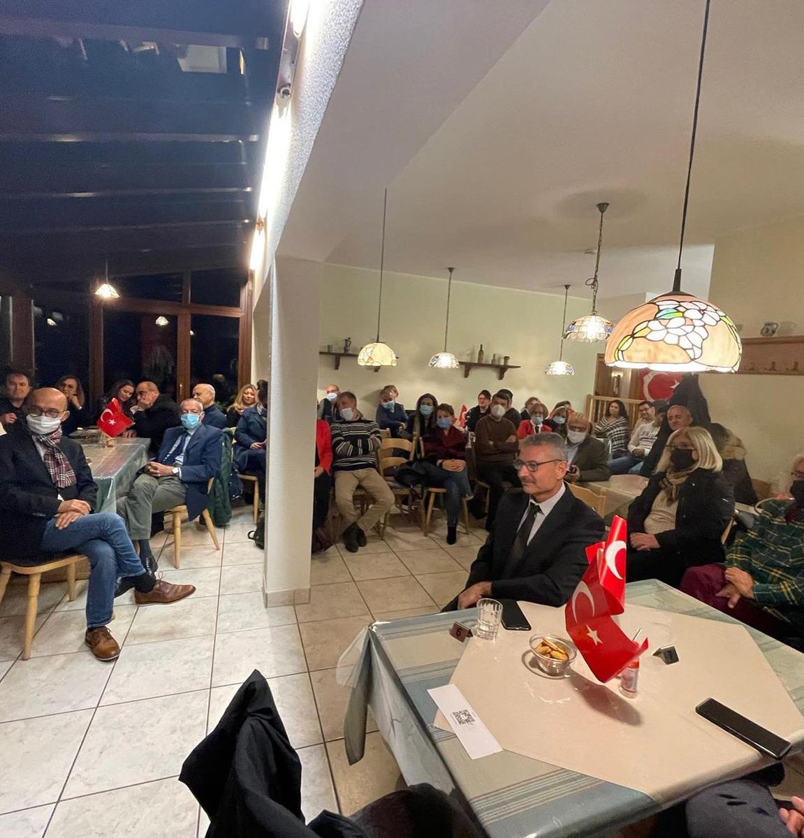 oktanerdikmen's tweet photo. Rheinland Pfalz Atatürkçü Düşünce Derneği Mainz etkinliğinde dostlarla bir araya geldik.

Almanya’da vaka sayılarının çok artması nedeniyle, toplantılara bir süre ara veriyoruz. 

Hafta içi her akşam YouTube’da görüşmek üzere. https://t.co/oLTGMEKSZn