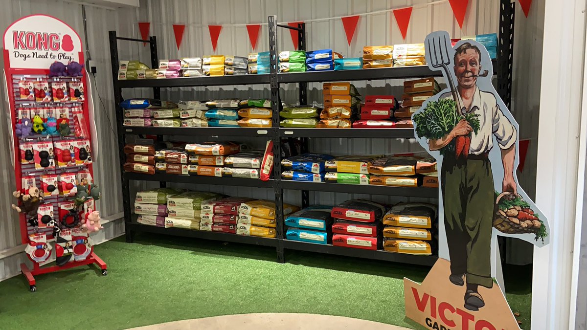 Victory_GS's tweet photo. Fully stocked on @ACANAPetfood at @Victory_GS in Fraserville Ont. Come check us out! #petfood #millbrook #acana #dog #peterborough https://t.co/HmEHPjxESC