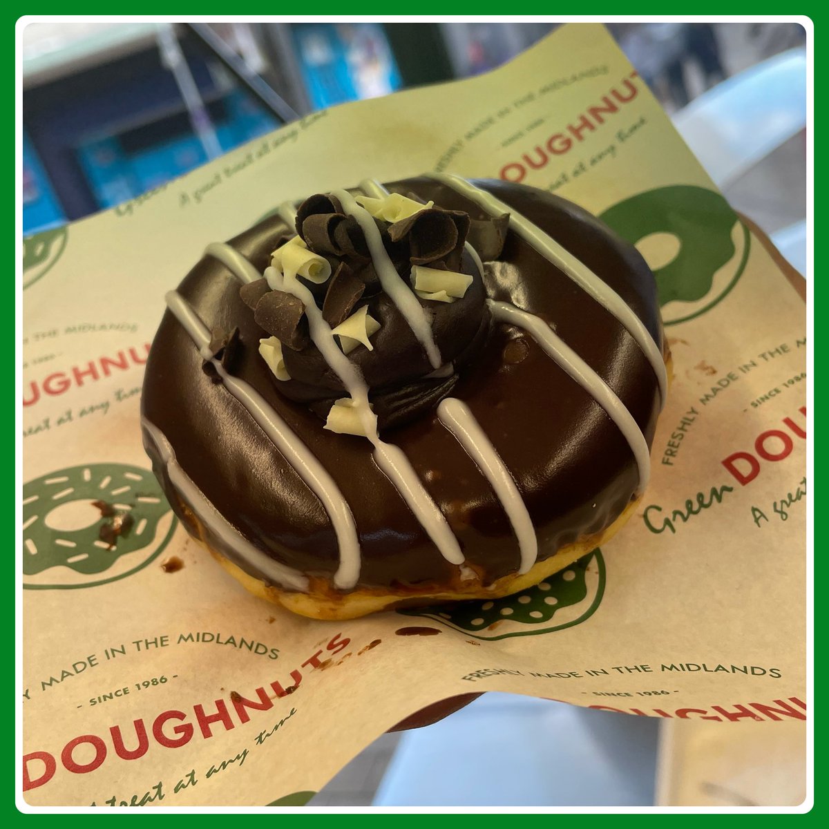 greendoughnuts's tweet photo. Our #chocolateoverload doughnut looking good in the new packaging. Even better with a coffee combo deal, any fully loaded doughnut with a white or black coffee for £2.50 #doughnuts #doughnutshop #wolverhampton #westmidlands #localbusiness #handmade #shoplocal  #greendoughnuts https://t.co/5zxJ25uNIZ