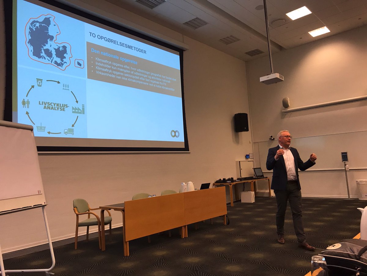 ”Tænk jer om inden i sælger klimakreditter. De kan kun sælges én gang.”
Direktør Ivar Ravn, SEGES, i indlæg på Mejeriforeningens Medlemsmøde i Silkeborg i dag.

#dkgreen #dkmejeri