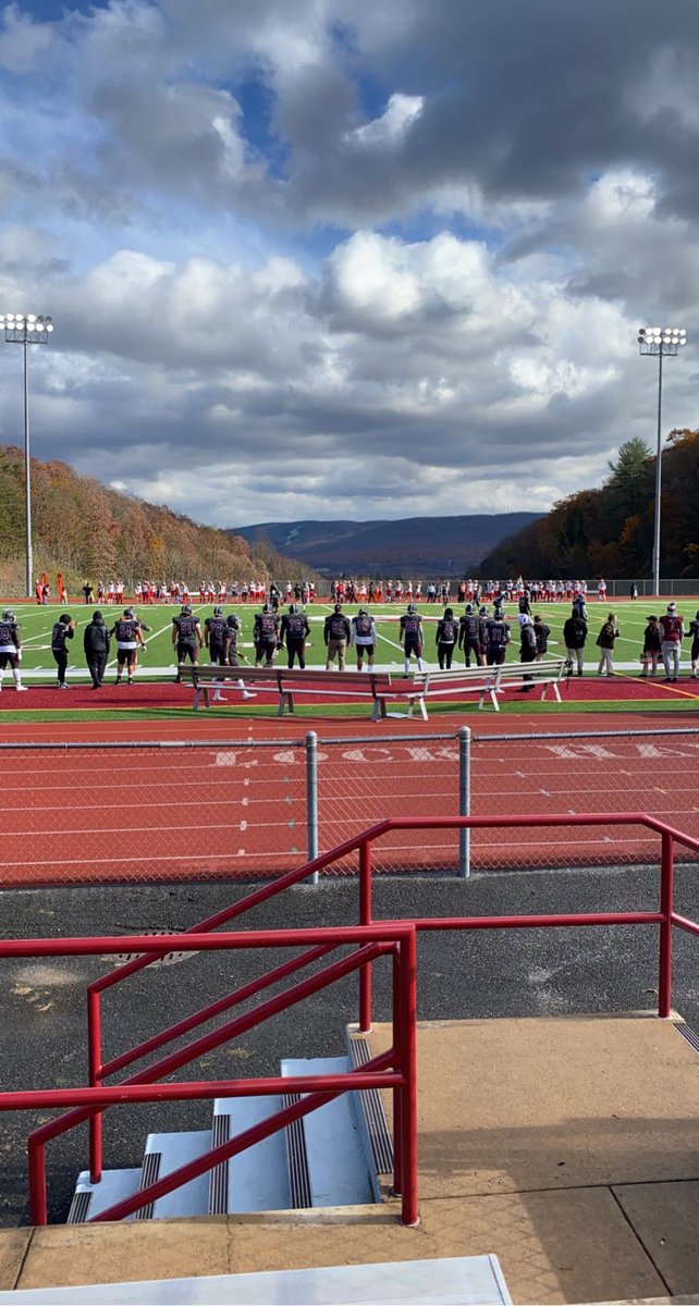 Thank you to ⁦⁦<a href="/JohnKelling37/">John A Kelling</a>⁩ ⁦@csprague71⁩ and the rest of the ⁦<a href="/LHU_Football/">Lock Haven Football</a>⁩ coaching staff for having me on a great visit!!! They are about to be something special!
#HavenNation