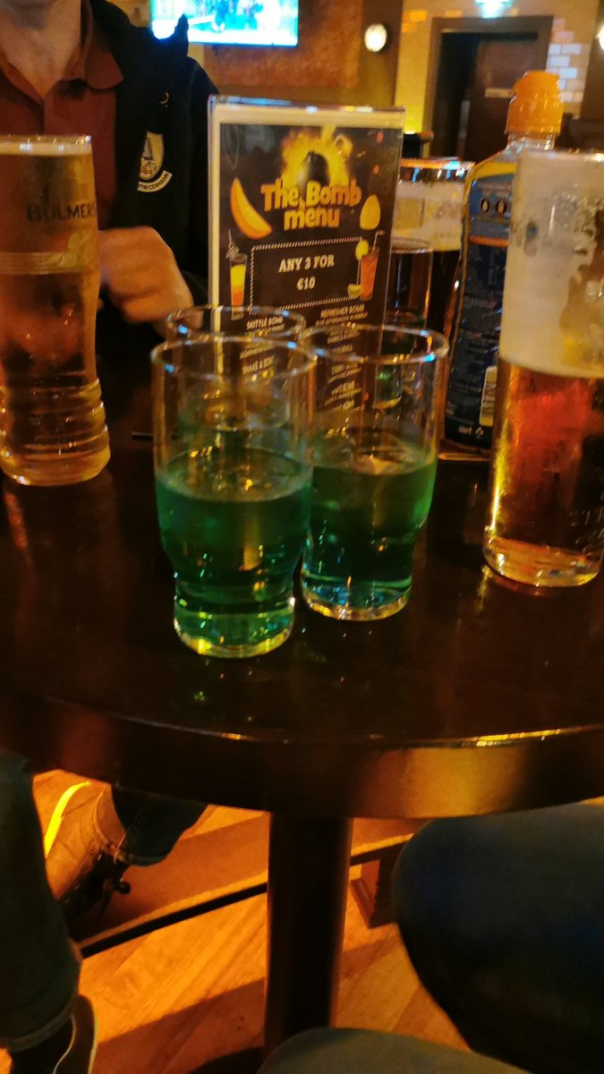 ogieboi88's tweet photo. Monday club in full swing #boomsback https://t.co/xLXiMCjCA0