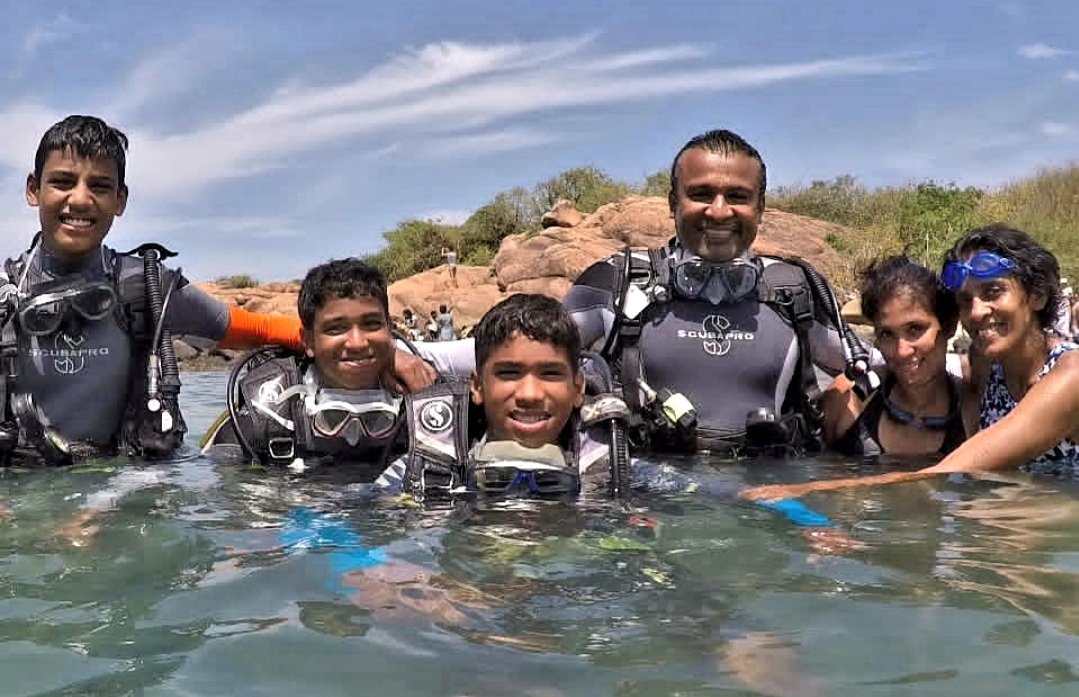 devsiri1's tweet photo. Scuba diving is fun, exciting & an educational sport for the whole family which is easy to learn ๐ช
Become a Padi Certified Diver and join the global scuba family ๐งโโ๏ธ๐งโโ๏ธ
Be a proud Torchbearer for the Ocean Planet ๐
๐คฟ Scuba Safaris
๐Trincomalee
#DevsiriPeiris #PADI https://t.co/xuyffOy5lm