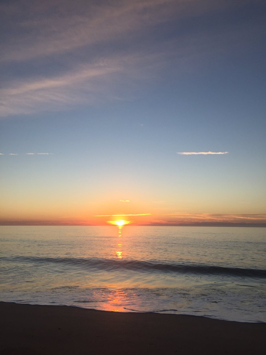 SCacalacky's tweet photo. @TheNextSummitA1 A walk on the beach at sunrise. https://t.co/U9n3oAhLhT