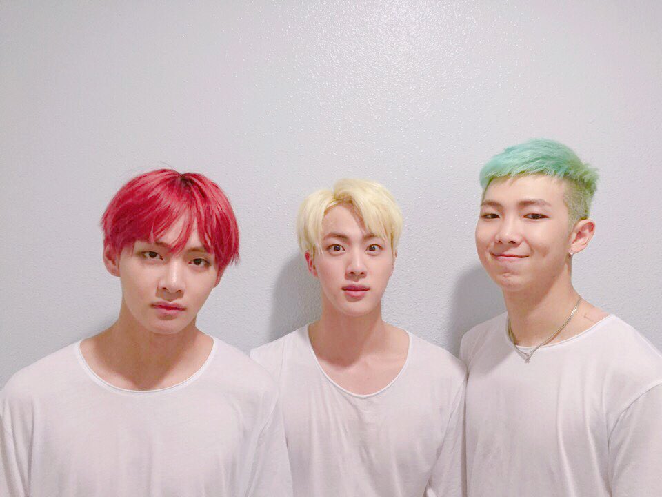 ตระกูลคิมอันนี้น่ารักมากอาร์มี่อซวสีผมว่าเป็นไฟจราจร เอ็นดูแต่เป้ะจริงๆนะ555555555555555