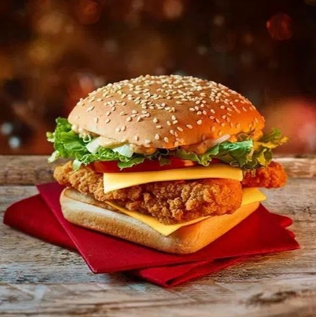 DelishaDelivery's tweet photo. Get the McDonalds Chicken Big Tasty! Coming with the Christmas menu!!
-
-
-
-
#McDonaldsFromHome  #Christmas  #eat #food #delicious #delivery https://t.co/OIBDyj21eQ