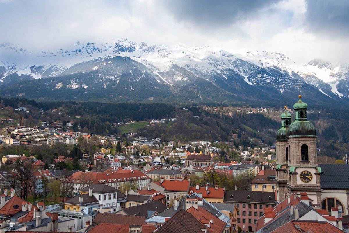 edgecases_urban's tweet photo. From the top of the tower in the old town, the twin towers of the Innsbruck Catherdral dominate the skyscape in front of the Karweldel Alps.

https://t.co/hgDAXZX5Y9 https://t.co/2heJS1n9wY