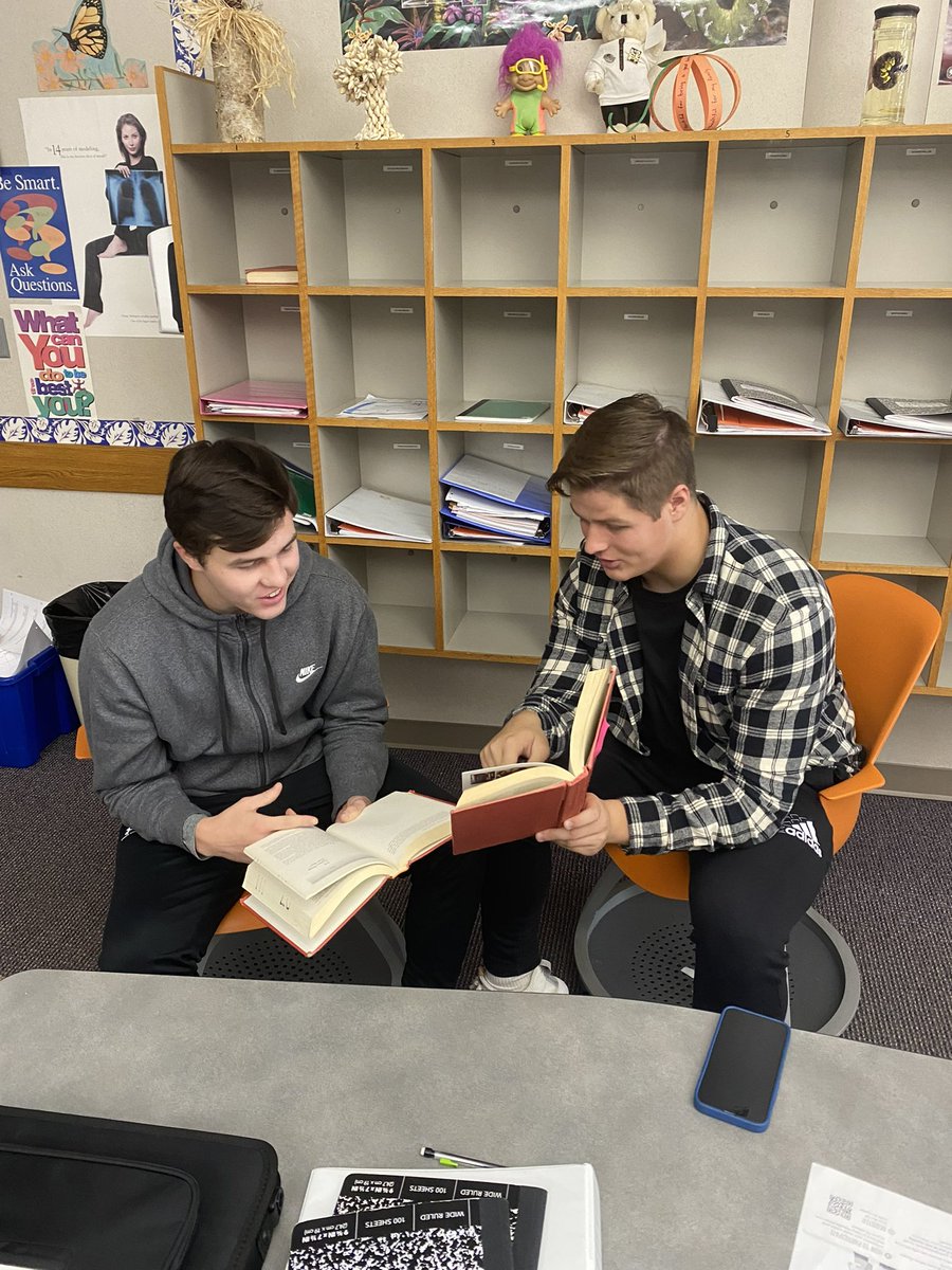 z_ohler's tweet photo. @CadeHenne staying stress free with some Henrietta Lacks! @HooverHS #AultmanAmbassadorChallenge https://t.co/y6X89W8xIg
