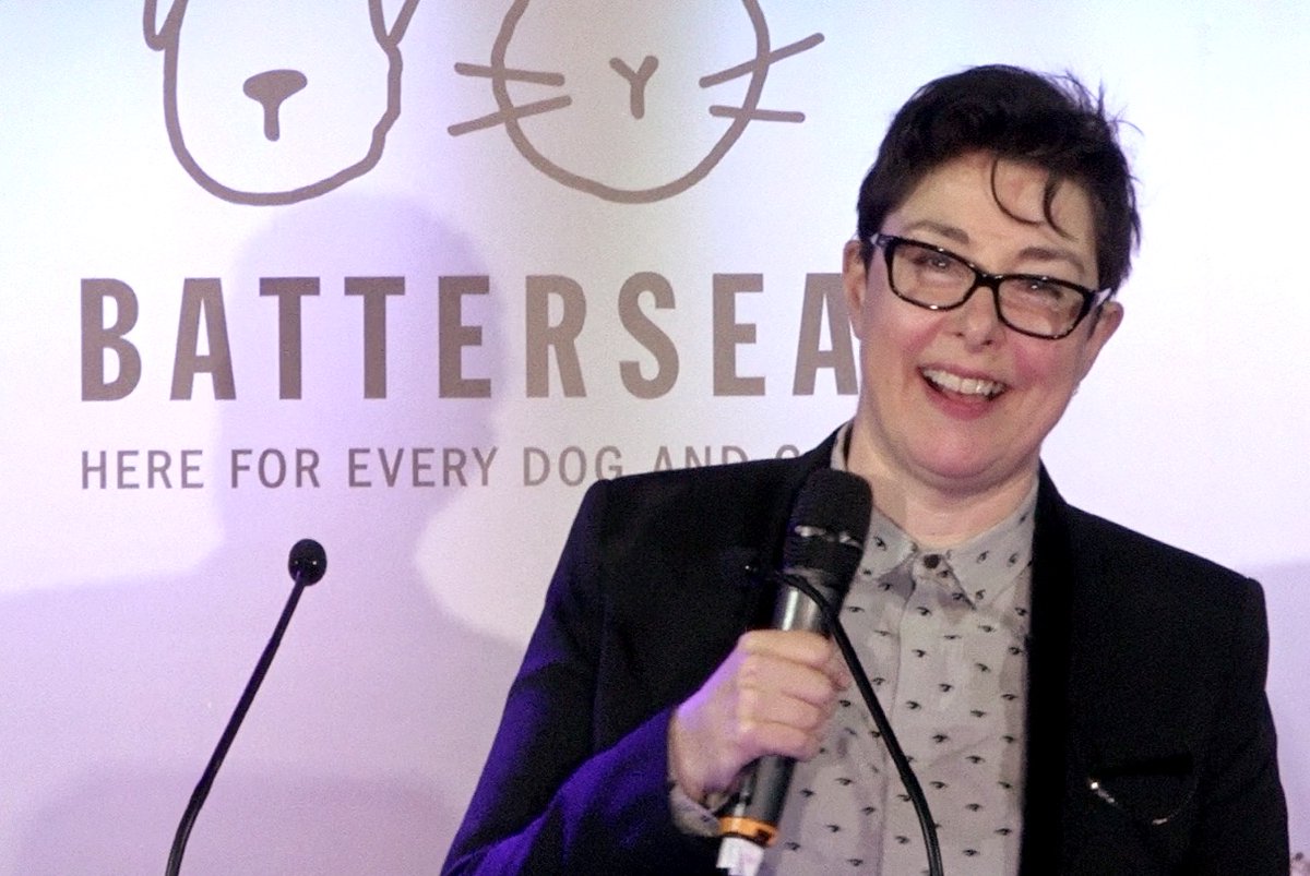 Our 'lockdown product' Gameshow moved from virtual, to hybrid, to real world audiences last week with a little bit of help from <a href="/sueperkins/">Sue Perkins 💙</a> for <a href="/Battersea_/">Battersea</a> 
piing.events/news/the-perfe…